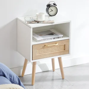 Modern nattduksbord i rattan med 1 låda och solida träben