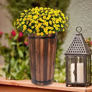 Vintage träkruka i rustik bucketdesign för uteplats och balkong