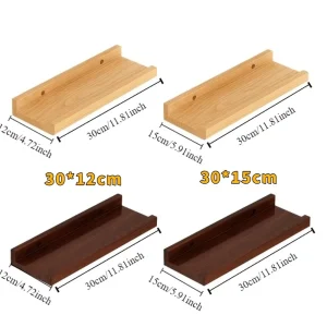 Vägghylla i trä med minimalistisk stil och rustik känsla