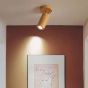 Nordisk LED-taklampa i trä med justerbar vinkel och 5 ljuskällor