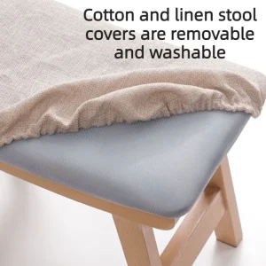 Modern minimalistisk pall i massivt trä med kudde och halkskydd