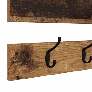 Väggmonterad hatthylla i trä med krokar och hyllor, minimalistisk