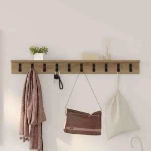 Vägghängd hatthylla med krokar och hylla i trä, minimalistisk för hall