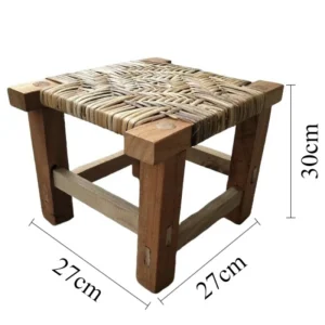 Modern låg pall i trä med flätad sits, 27×27×30 cm