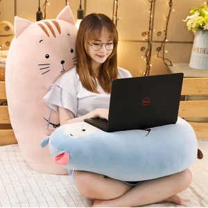 Alternative view of Dinosaurie gosedjur som stor kudde med söt fårdesign i kawaii-stil för alla hjärtans dag