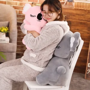 Koala gosedjur som plyschkudde, avslappnad tecknad stil, grå och rosa, 35–75 cm 12 Koala gosedjur som plyschkudde, avslappnad tecknad stil, grå och rosa, 35–75 cm