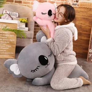Koala gosedjur som plyschkudde, avslappnad tecknad stil, grå och rosa, 35–75 cm 9 Koala gosedjur som plyschkudde, avslappnad tecknad stil, grå och rosa, 35–75 cm