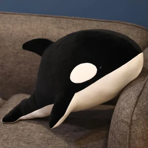 Orca gosedjur i flera varianter med marina djurmotiv i svart och rött, 60–80 cm