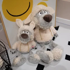 Varg i fårakläder som sött kawaii får gosedjur, sovande leksak och födelsedagspresent