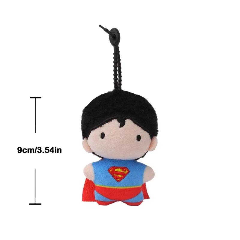 DC-karaktärer från Justice League som söta tecknade nyckelringsfigurer, 9 cm 19 Plyschfigur i blå dräkt med röd mantel, bröstemblem och hängögla.