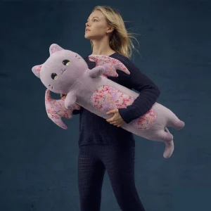 Rosa lucky cat som katt gosedjur och kramkudde med fladdermusvingar och sakurablommor