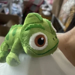 Alternative view of Sött chameleon gosedjur på axeln, kreativ ödlefigur, 15 cm, födelsedagspresent