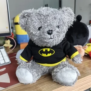 Björn gosedjur från DC Comics med Batman och Superman i klassisk hjältestil, 20 cm 10 Björn gosedjur från DC Comics med Batman och Superman i klassisk hjältestil, 20 cm