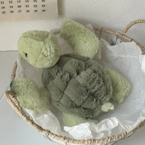 Tortoise som nyckelring, verklighetstrogen och söt, 35–40 cm