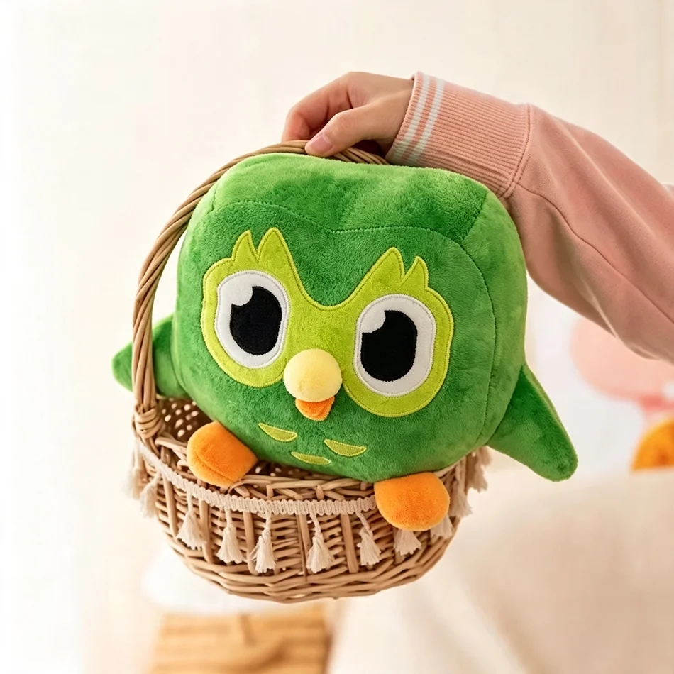 Grön uggla från Duolingo som mjukt gosedjur med karaktären Duo i söt tecknad stil 2 Grön uggla från Duolingo som mjukt gosedjur med karaktären Duo i söt tecknad stil - Bild 2