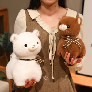 Fluffigt gosedjur i flera figurvarianter med rosett och kawaii-stil, 24–30 cm
