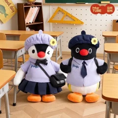Söta Pingu-karaktärer som plyschdockor med nyckelring i examensserien för födelsedag