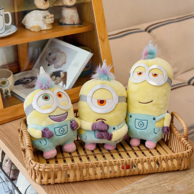 Licensierat Minions enhörning gosedjur i dräkt med regnbågshorn från Despicable Me 4 Licensierat Minions enhörning gosedjur i dräkt med regnbågshorn från Despicable Me - Bild 4