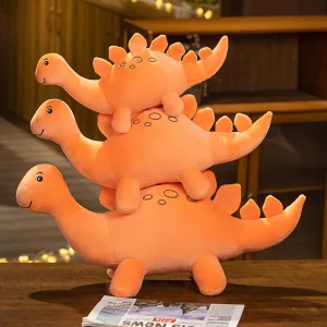 Gulligt gosedjur i form av dinosaurie med färgstark fantasidesign i tecknad stil
