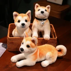 Fluffigt hund gosedjur med naturtroget Akita- och Shiba Inu-valputseende, för barn