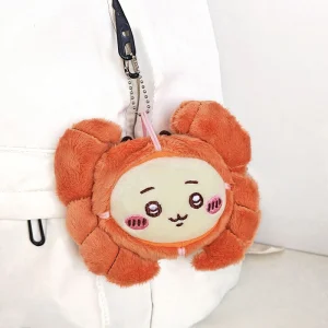 Chiikawa-figur från japansk anime i krabbdräkt, mjuk nyckelring och väskhänge för samling