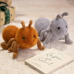 Ant som nyckelring, verklighetstrogen simulated-animal design och söt, 23 cm