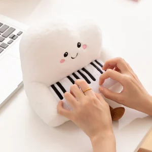 Söta gosedjur som instrumentkuddar: piano, saxofon, basgitarr, kinesisk cittra och pipa
