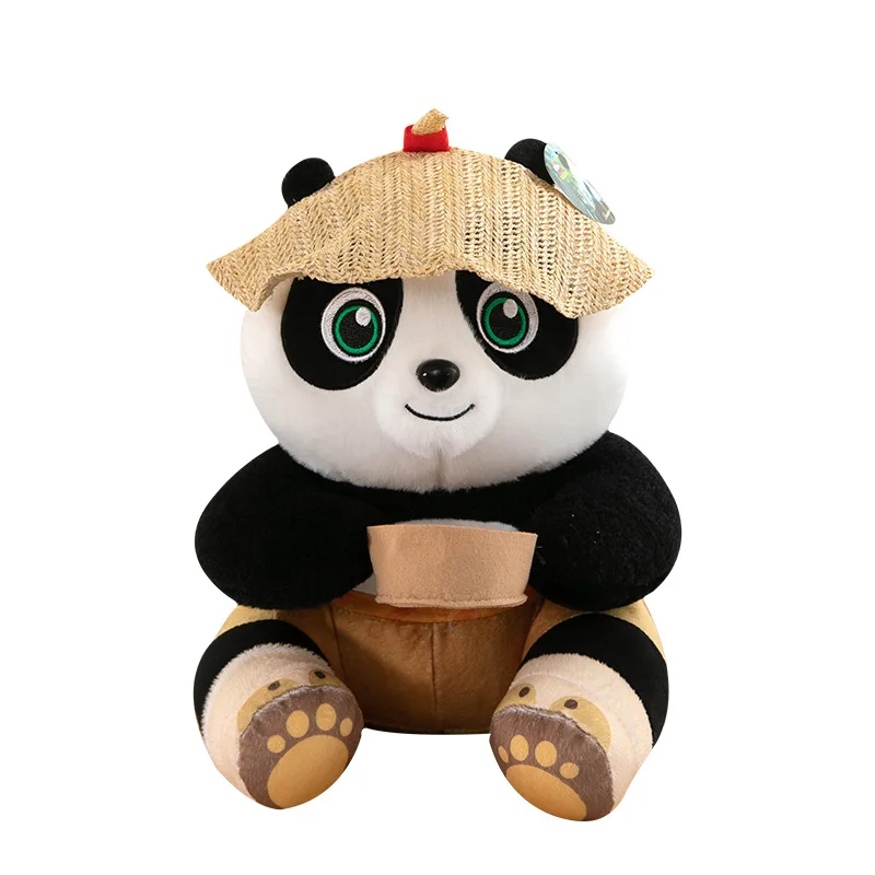 Ett panda gosedjur med Po i kinesiskt kung fu-tema, söt kramkudde för läggdags 20 En sittande Po-panda som plyschgosedjur med halmhatt och en liten kruka.