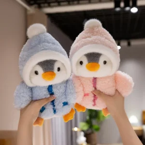 Sött och fluffigt pingvin gosedjur som kudde, med kläder och hatt, fin present 13 Sött och fluffigt pingvin gosedjur som kudde, med kläder och hatt, fin present