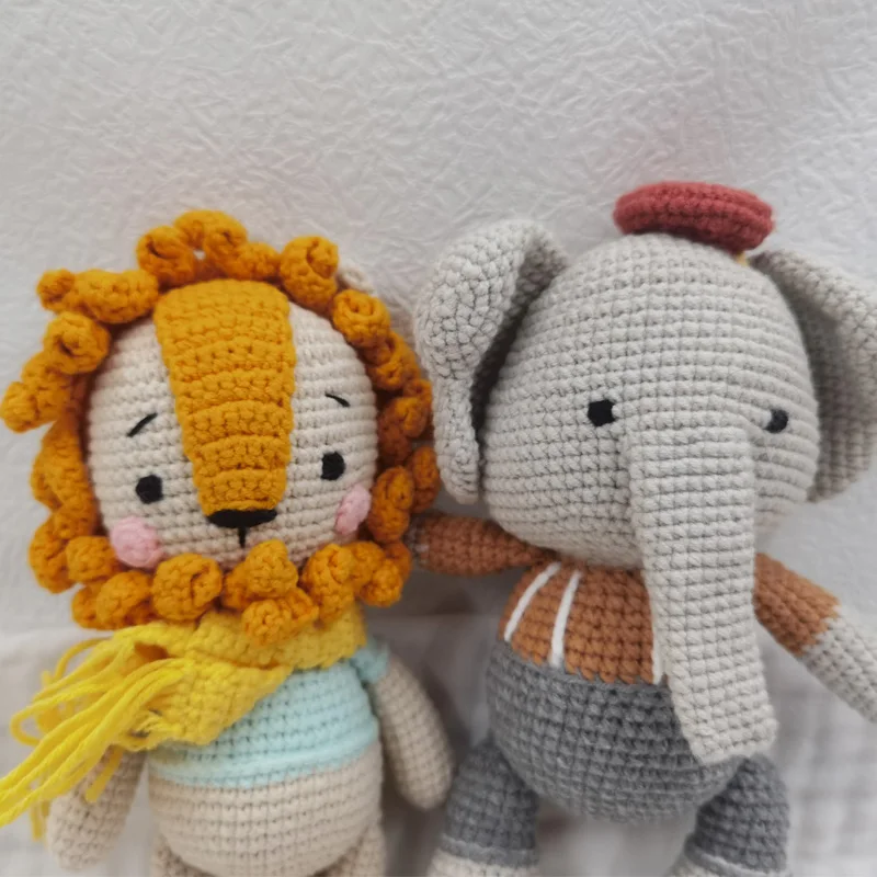 Lejon och elefant gosedjur, Amigurumi och kawaii, handgjord stickad stil handmade 2 Lejon och elefant gosedjur, Amigurumi och kawaii, handgjord stickad stil handmade - Bild 2