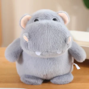 Fluffigt hippopotamus gosedjur som plyschkudde i gullig tecknad stil, 12–35 cm