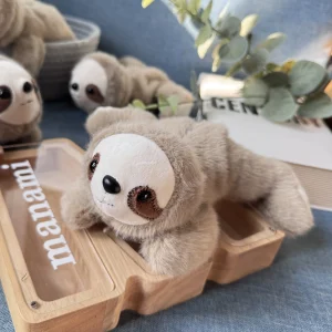 Sloth gosedjur i verklighetstrogen stil, med liggande pose, mjuk form, 20 cm 8 Sloth gosedjur i verklighetstrogen stil, med liggande pose, mjuk form, 20 cm