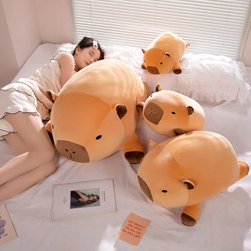 Kawaii-inspirerat kapybara gosedjur, brunt och knubbigt, som lång, rund stående kramkudde 3 Kawaii-inspirerat kapybara gosedjur, brunt och knubbigt, som lång, rund stående kramkudde - Bild 3