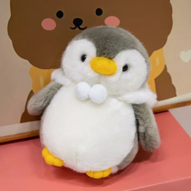 Sött och fluffigt pingvin gosedjur som kudde, med kläder och hatt, fin present 6 Sött och fluffigt pingvin gosedjur som kudde, med kläder och hatt, fin present - Bild 6