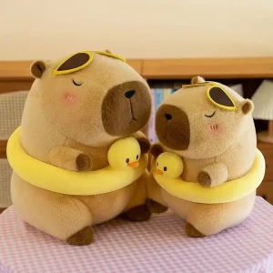 Anka gosedjur som kapybara med gul badring, söt kawaii-stil för strand och resa