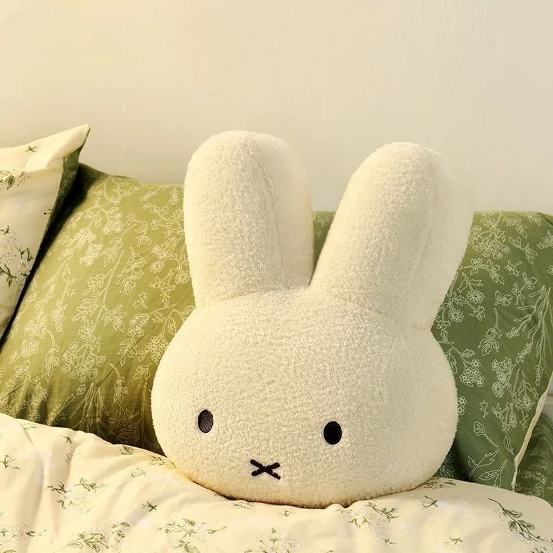 Kawaii, söt, Anime, tecknad style, Creative design., Kawaii, söt, sweet. 20 En fluffig vit kaninformad plyschkudde
