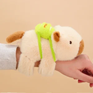 Kapybara gosedjur i kawaii-stil, utformat som ett smällarmband runt handleden 15 Kapybara gosedjur i kawaii-stil, utformat som ett smällarmband runt handleden