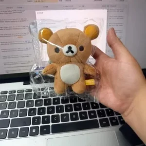 Alternative view of Rilakkuma Relax Bear, klassisk kawaii-björn som mjuk nyckelring och väskberlock för fans