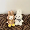 Miffy mjukt gosedjur med gulligt rutigt vintageutseende för skrivbord och hem
