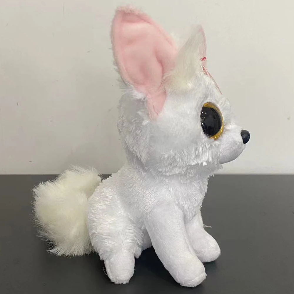 Ty Beanie Boos Phoenix, vitt räv gosedjur i anime-stil från djurkollektionen 19 Sidovy av den vita plyschräven.