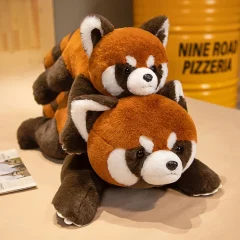 Naturtroget panda gosedjur i form av röd panda och tvättbjörn, söt present för barn