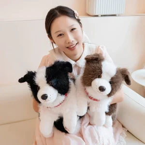 Border Collie-hund gosedjur, verklighetstroget och fluffigt liggande, 40–50 cm