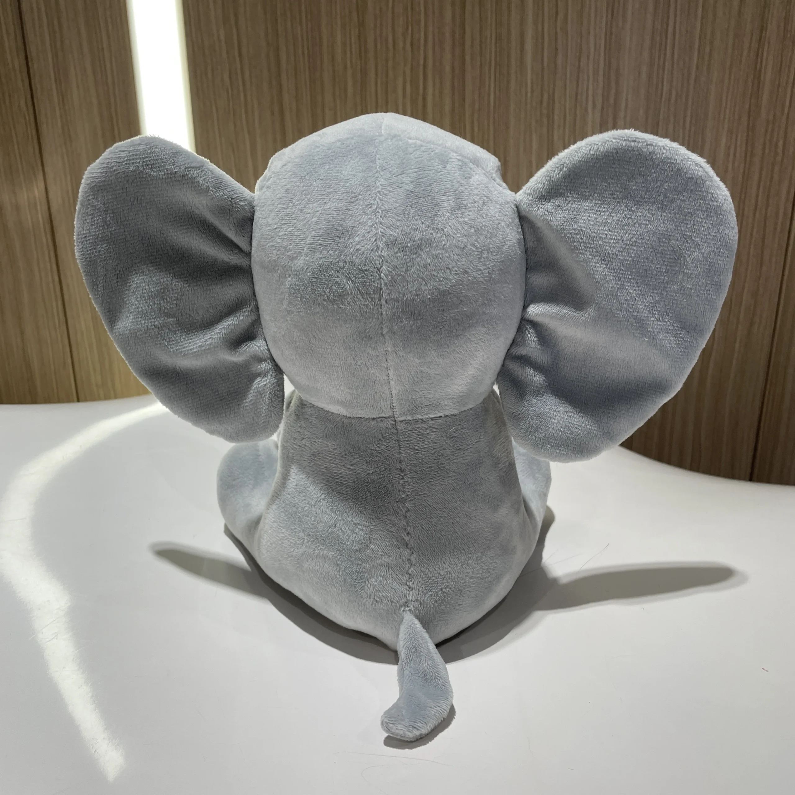 Elefant gosedjur, 25 cm, grått och rosa med kawaii-design för barnrum och som gåva 4 Elefant gosedjur, 25 cm, grått och rosa med kawaii-design för barnrum och som gåva - Bild 4
