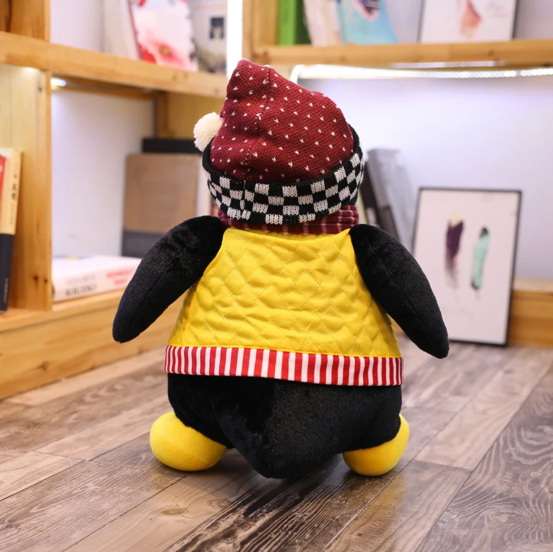 Friends Hugsy pingvin gosedjur för fans, Joeys vän med avtagbara kläder, 27–47 cm 3 Friends Hugsy pingvin gosedjur för fans, Joeys vän med avtagbara kläder, 27–47 cm - Bild 3