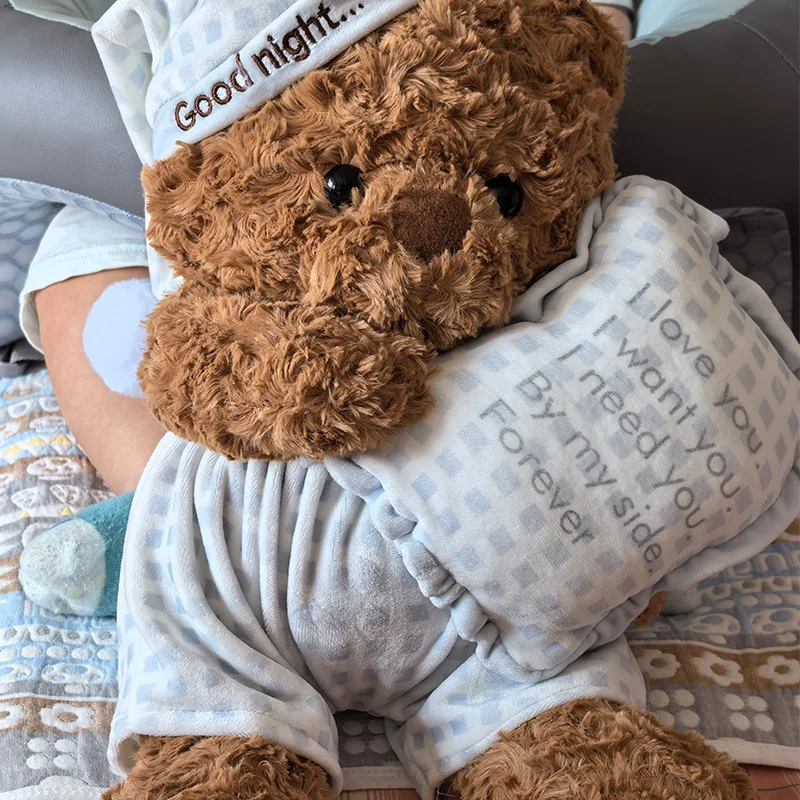 Björn gosedjur med nattmössa och pyjamas, söt och välgjord sovkompis vid läggdags 6 Björn gosedjur med nattmössa och pyjamas, söt och välgjord sovkompis vid läggdags - Bild 6