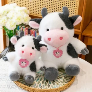 Tecknad och verklighetstrogen ko-docka i kawaii-stil, fluffig och mjuk födelsedagspresent