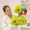 Chameleon gosedjur som mjuk kramkudde, söt knubbig ödla i tecknad krypande pose 16 Chameleon gosedjur som mjuk kramkudde, söt knubbig ödla i tecknad krypande pose