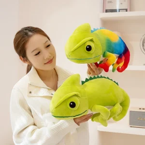 Chameleon gosedjur som mjuk kramkudde, söt knubbig ödla i tecknad krypande pose