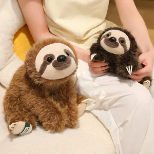 Sloth gosedjur i liggande, fluffig och kramgo stil med realistiska klor, 18–45 cm
