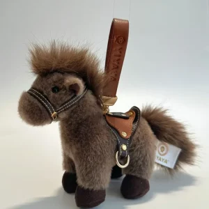 Söt fluffig ponny som nyckelring och väskdekoration med rem, kawaii westernstil